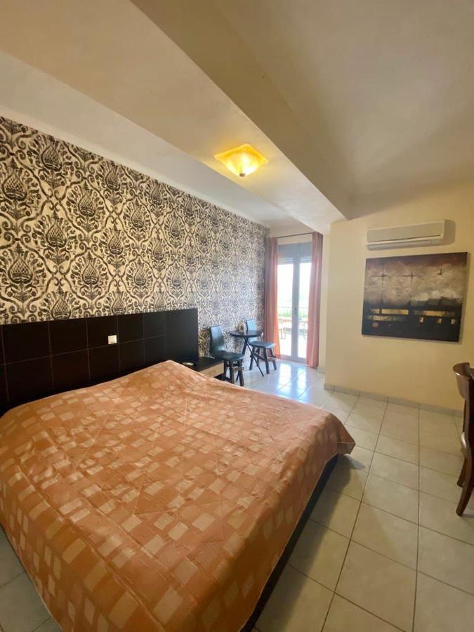 Sozos Inn Hotel Vonitsa Bagian luar foto